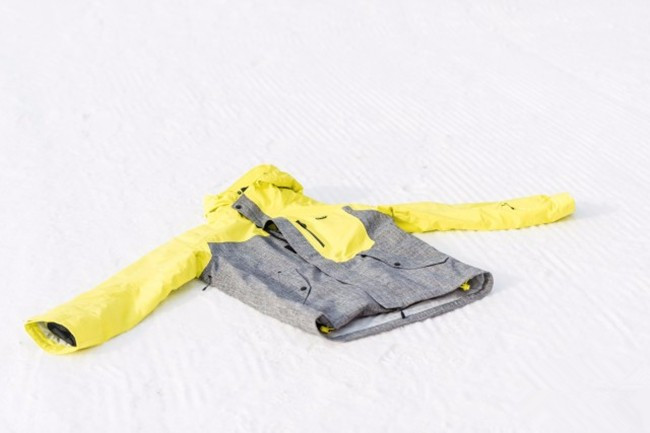 HALTI滑雪服冲锋衣偏重自由式滑雪设计